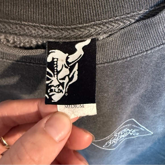 Stone Brewing Crewneck Sweatshirt Medium Gray Graphic Back Logo Brewery - Picture 2 of 6